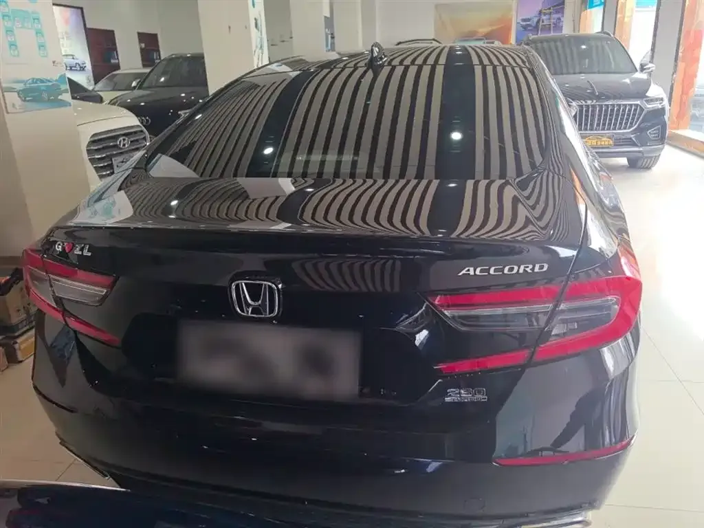 Honda Accord — фото 10