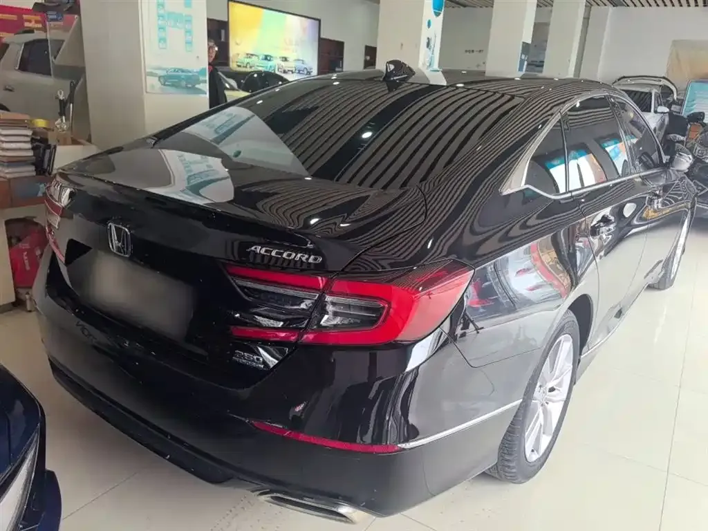 Honda Accord — фото 9