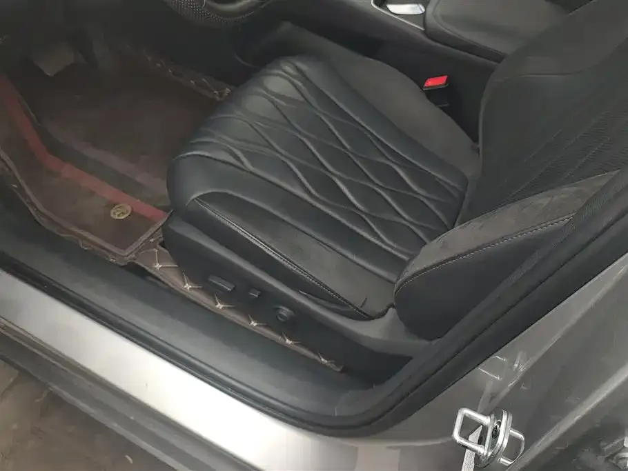 Roewe D7 2023 из CN, фото 4