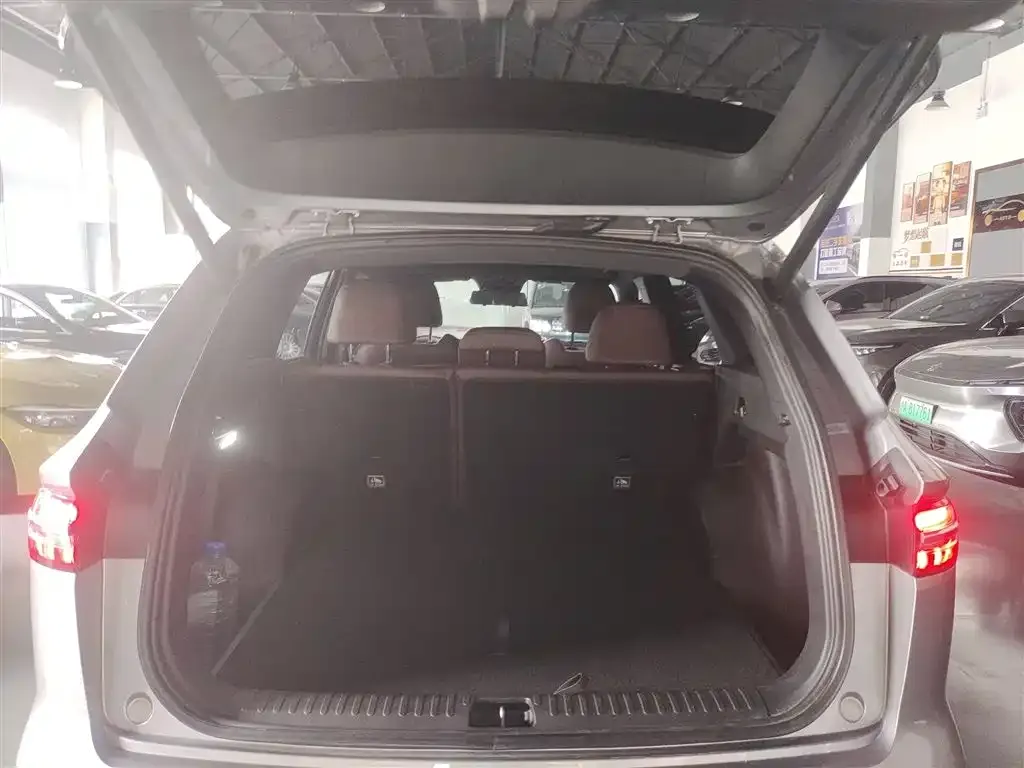 Geely Xingyue L 2024 из CN, фото 4