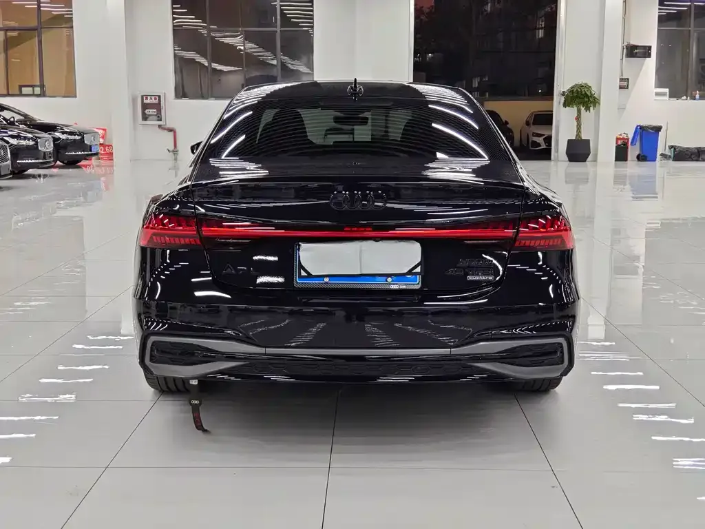 Audi A7L 2025 из CN, фото 9