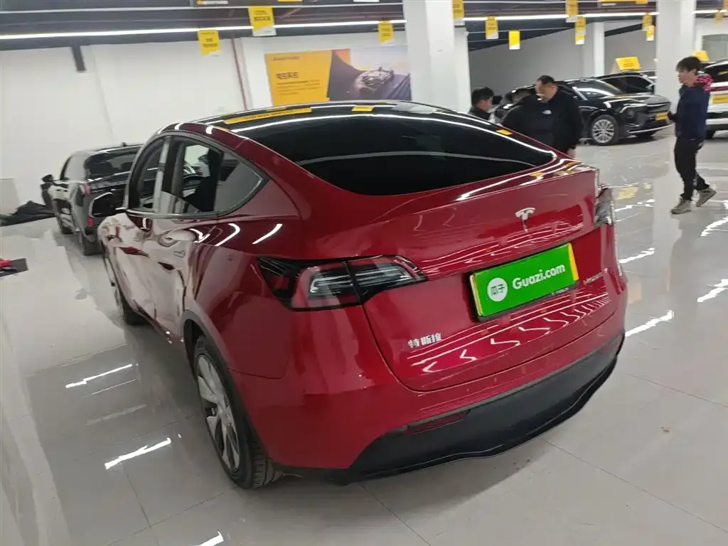 Tesla Model Y — фото 4