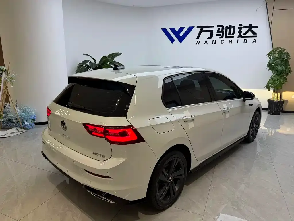 Volkswagen Golf 2024 из CN, фото 8