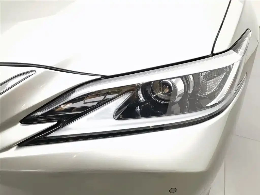 Lexus ES — фото 3