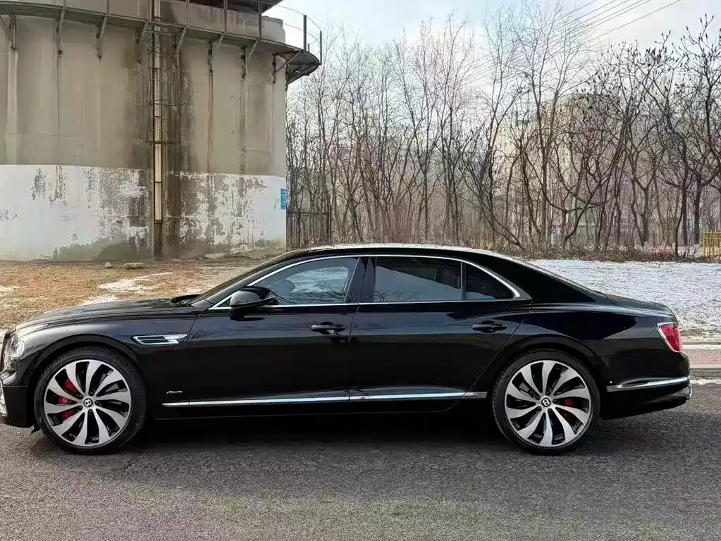 Bentley Flying Spur — фото 8