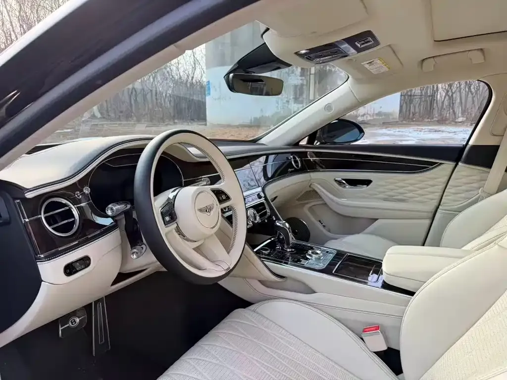Bentley Flying Spur — фото 7