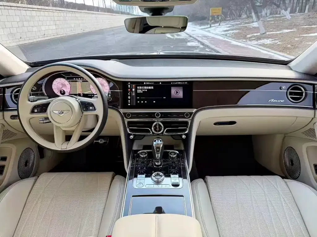 Bentley Flying Spur — фото 6