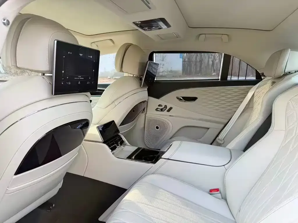 Bentley Flying Spur — фото 2