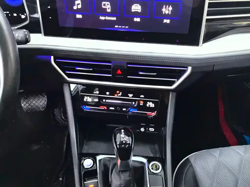 Volkswagen Sagitar 2023 из CN, фото 7