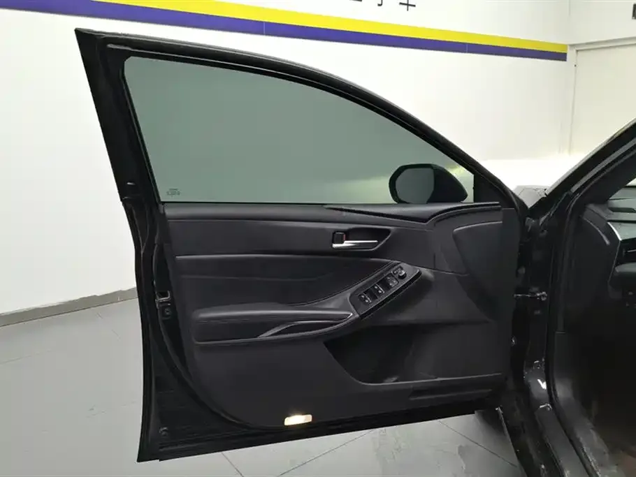 Toyota Avalon 2022 из CN, фото 2