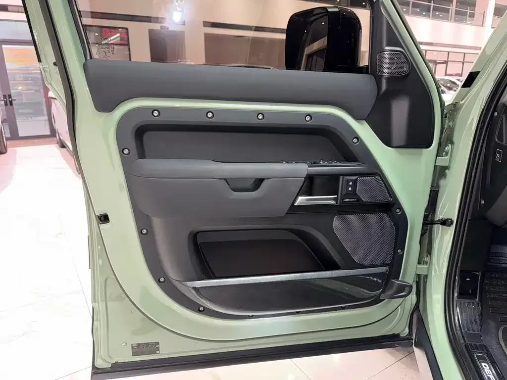 Land Rover Defender 2023 из CN, фото 8