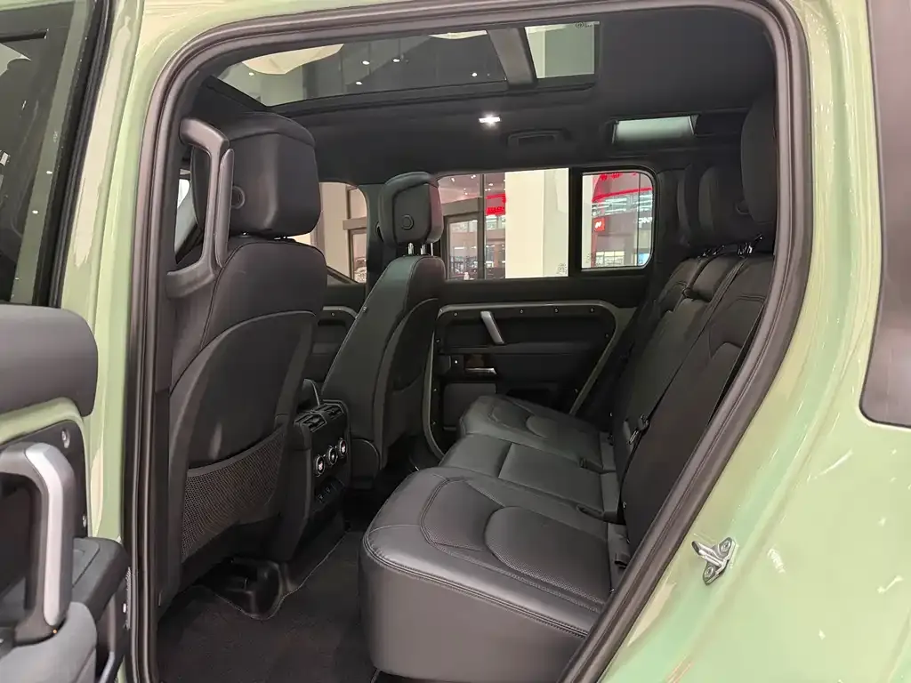Land Rover Defender 2023 из CN, фото 9