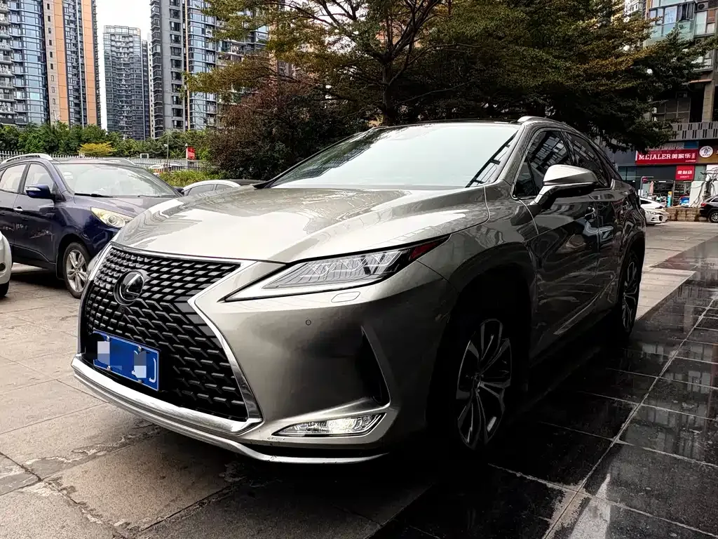 Lexus RX — фото 1