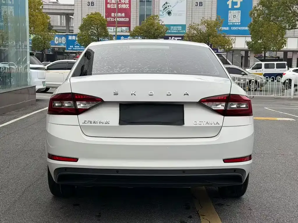 Skoda Octavia — фото 10