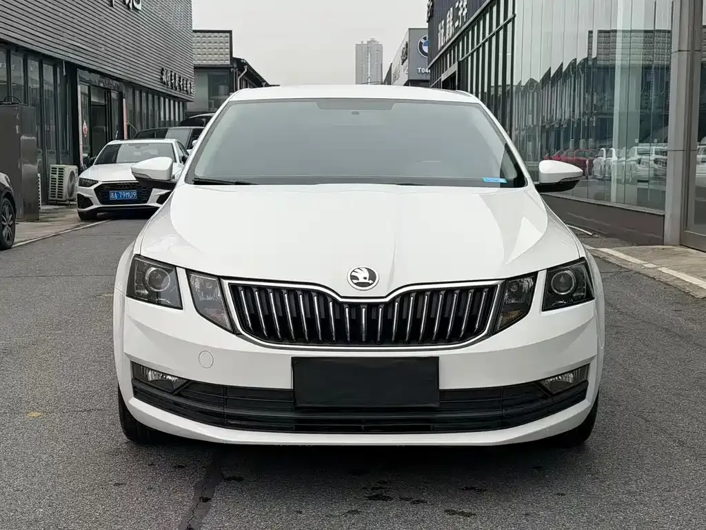 Skoda Octavia — фото 9
