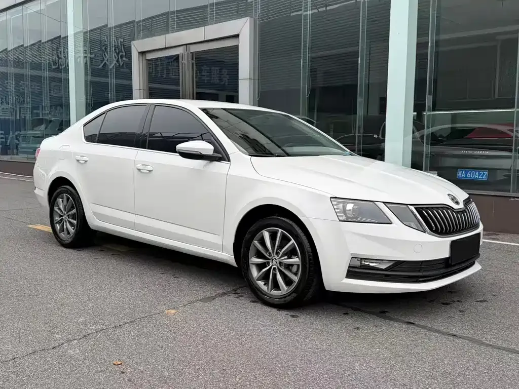 Skoda Octavia — фото 8