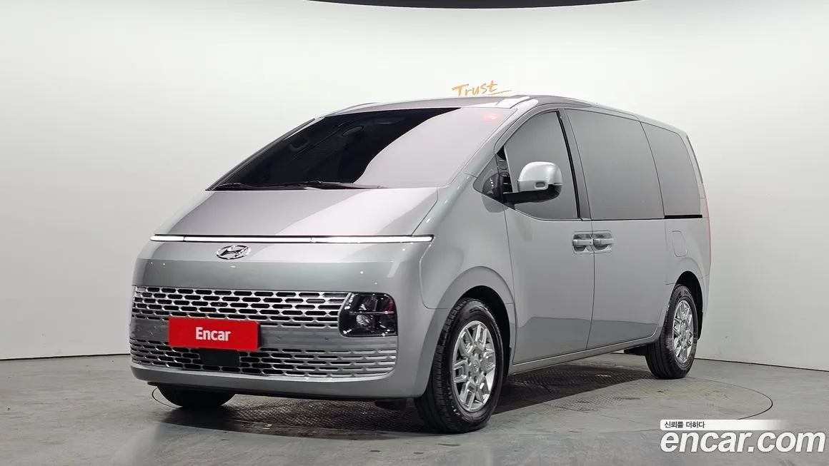 Hyundai Staria — фото 1