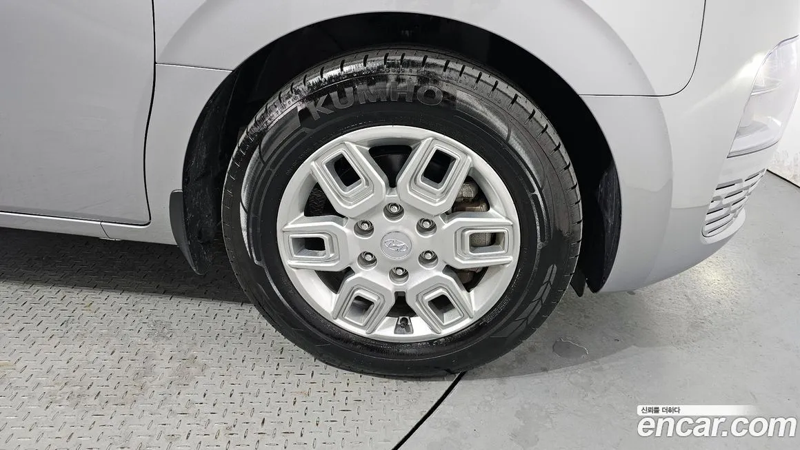 Hyundai Staria — фото 2