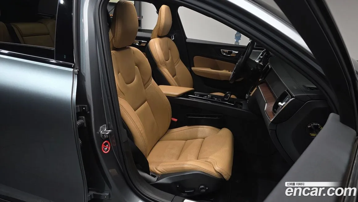 Volvo V60 2021 из KR, фото 4