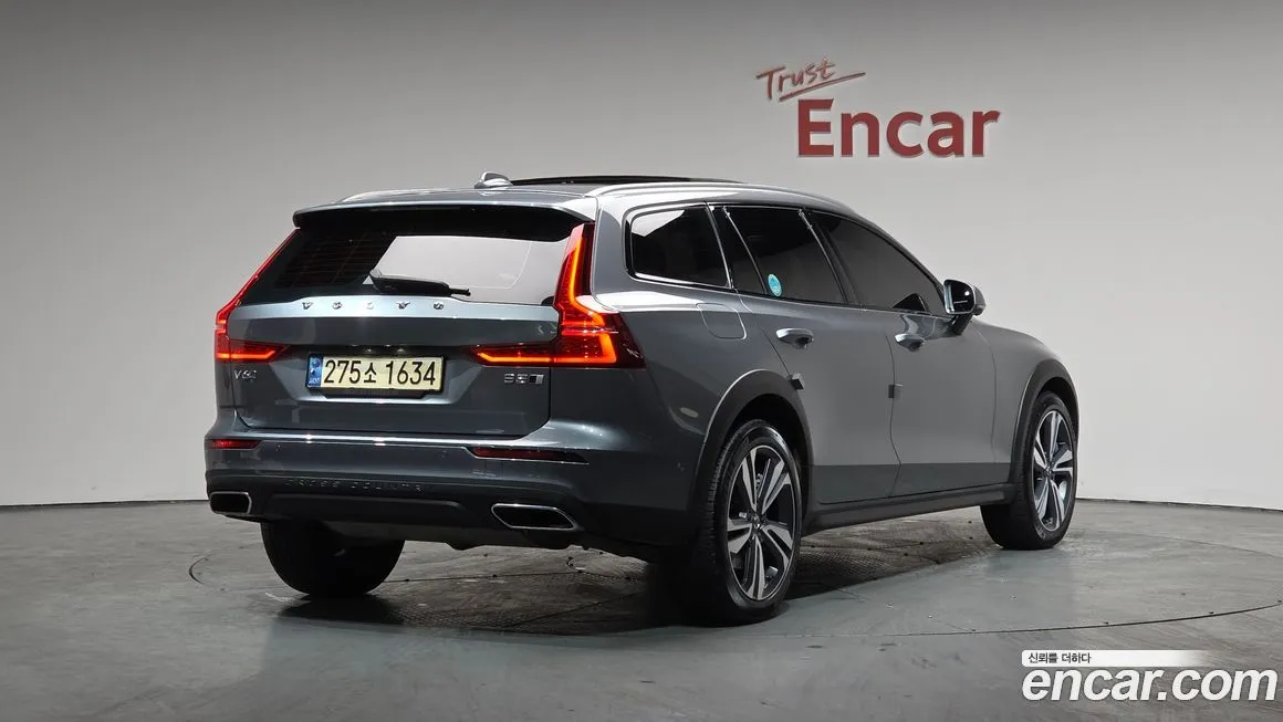 Volvo V60 2021 из KR, фото 10