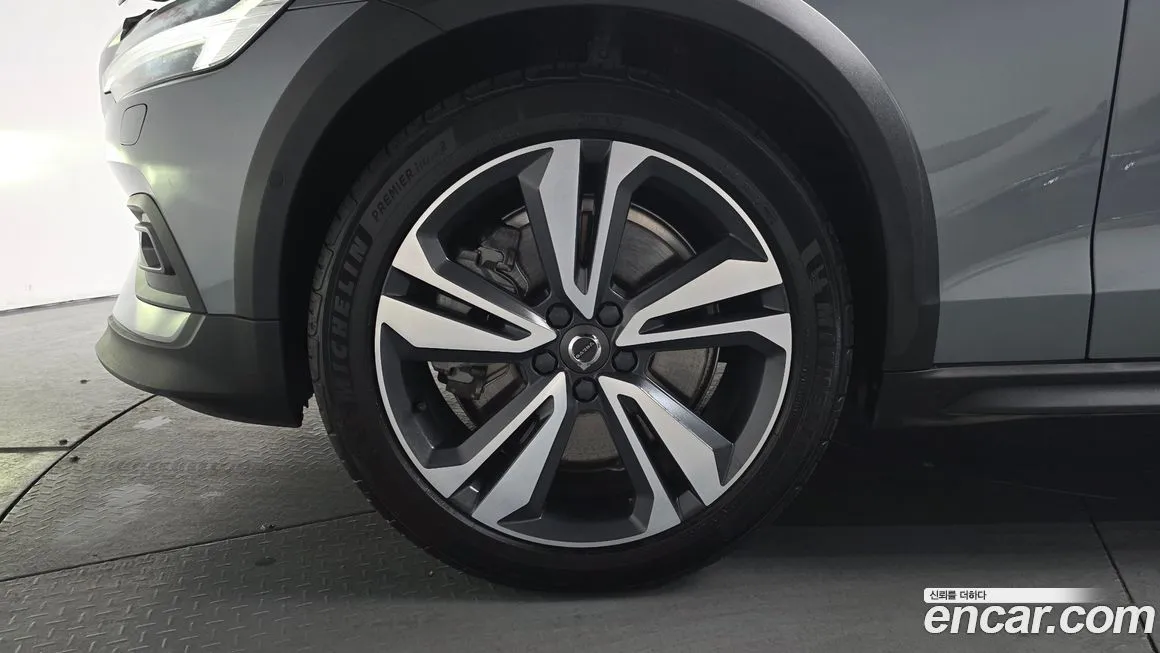 Volvo V60 2021 из KR, фото 3