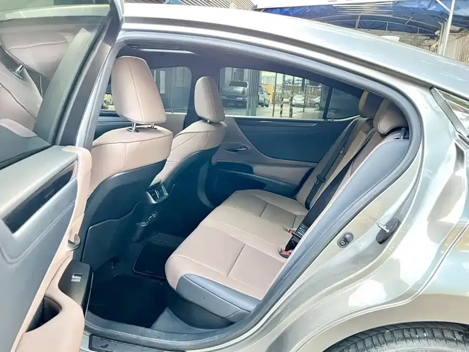Lexus ES 2024 из CN, фото 2