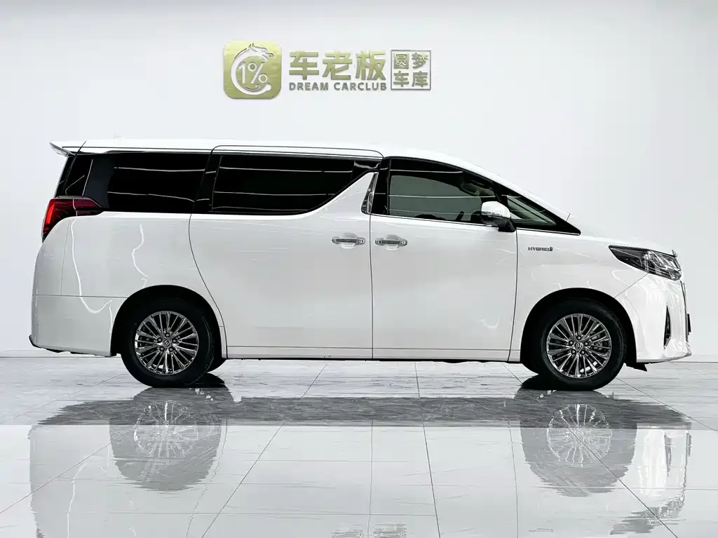 Toyota Alphard — фото 6