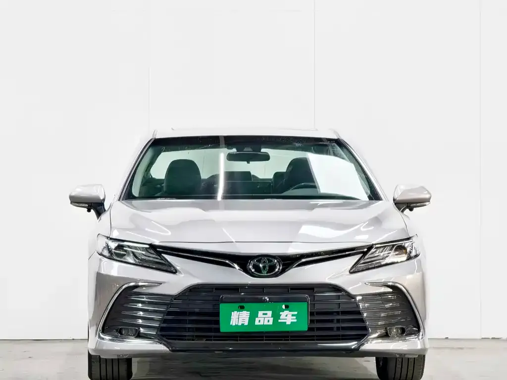 Toyota Camry — фото 6