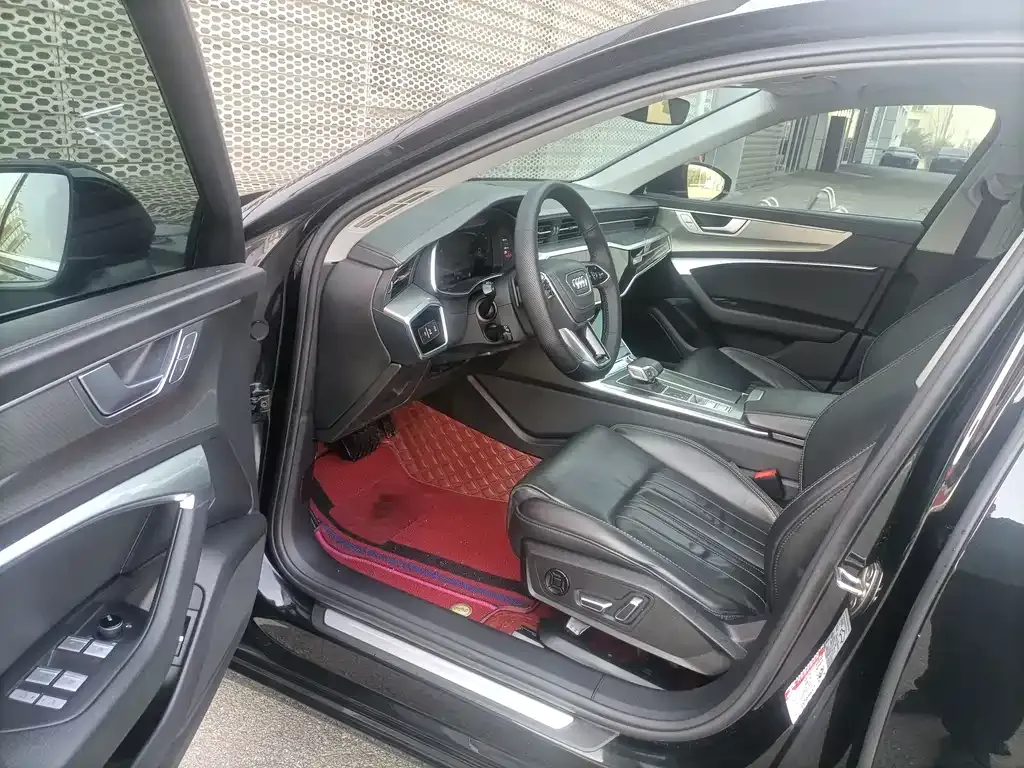 Audi A6L 2024 из CN, фото 5