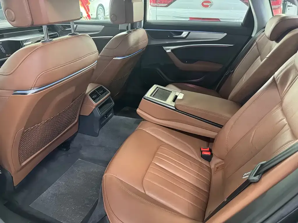 Audi A6L 2021 из CN, фото 5