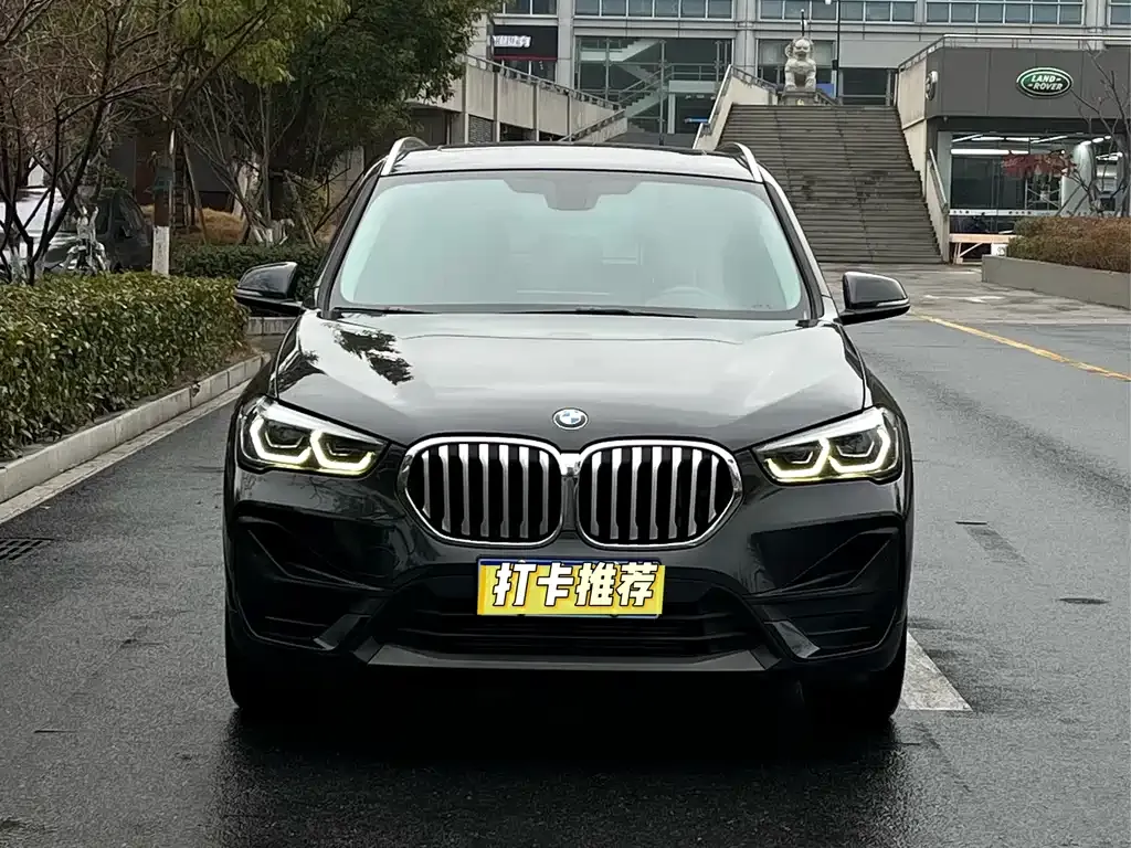 BMW X1 — фото 8