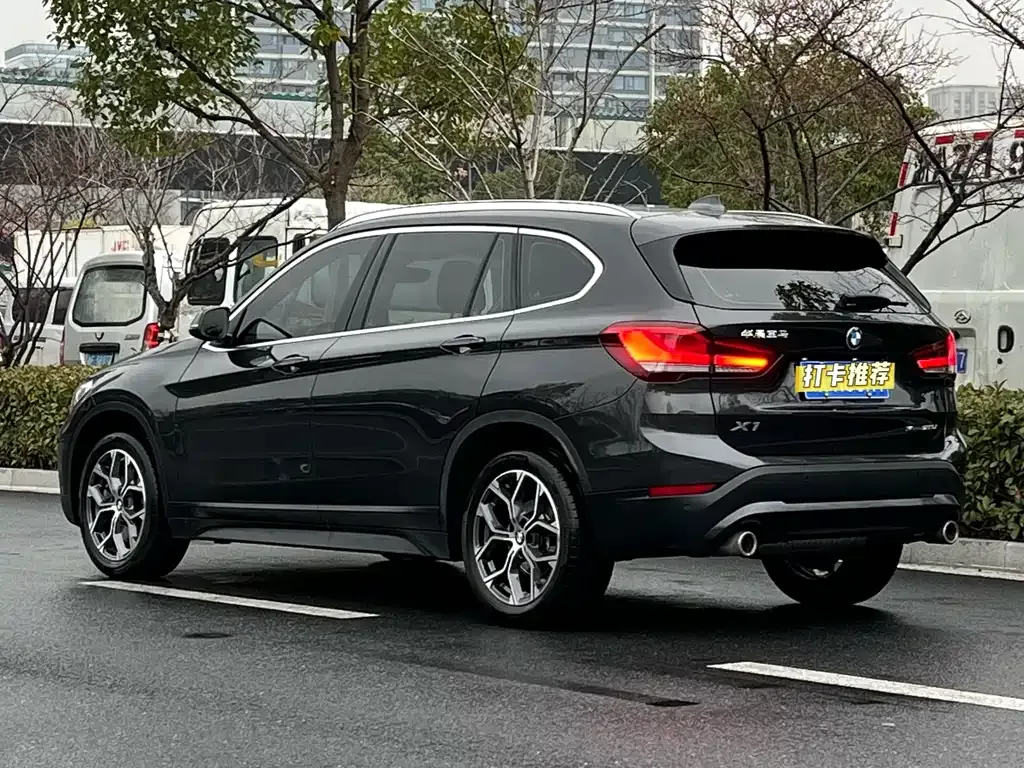 BMW X1 — фото 9