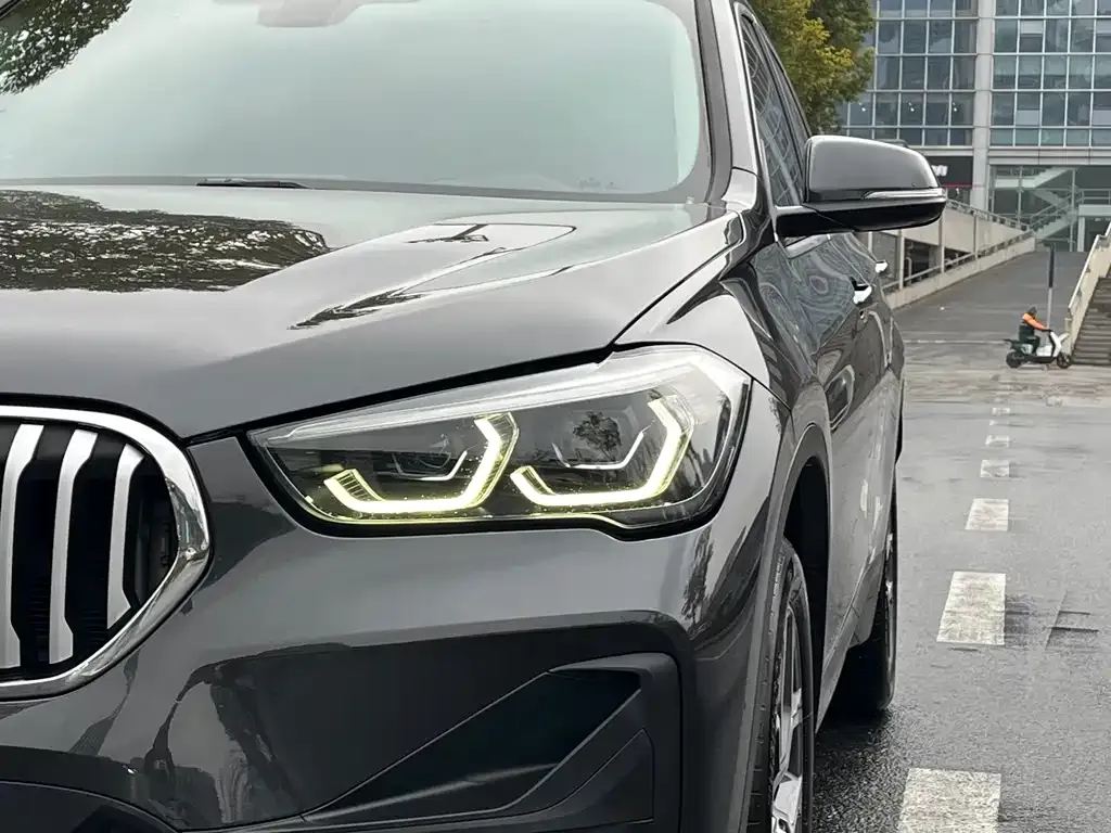 BMW X1 — фото 5