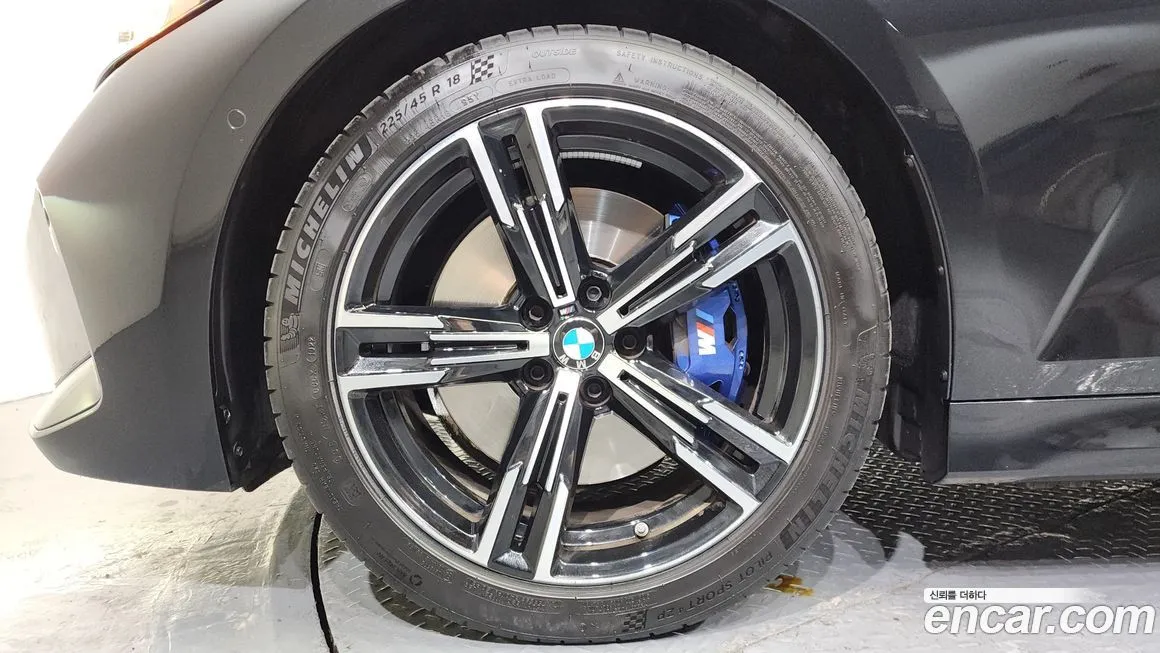 BMW 3-Series 2023 из KR, фото 8