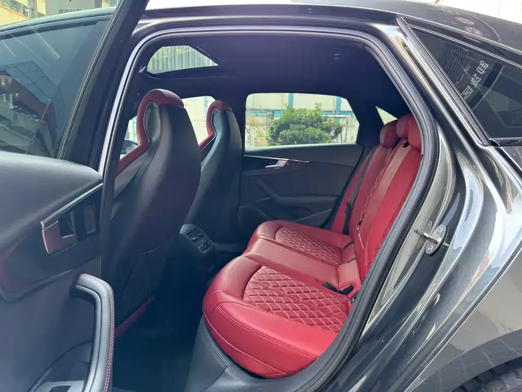 Audi S4 2024 из CN, фото 7