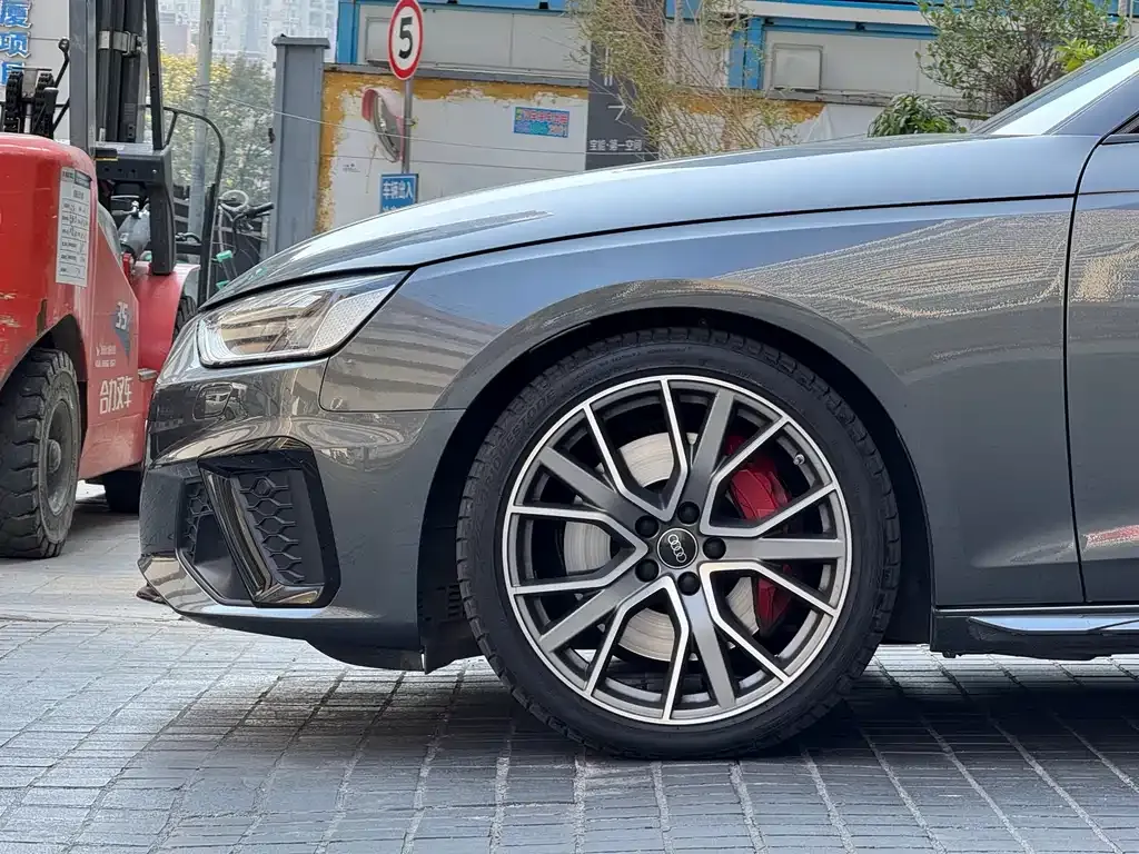 Audi S4 2024 из CN, фото 4