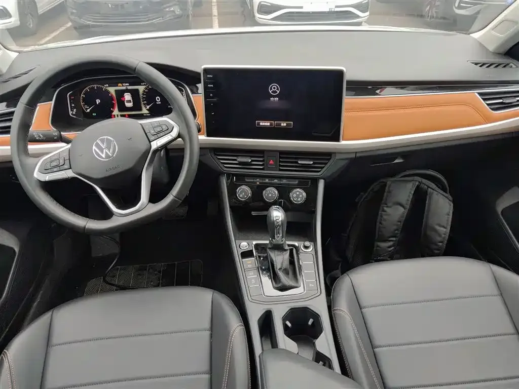 Volkswagen Bora 2024 из CN, фото 3