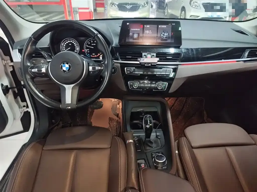 BMW X1 — фото 9