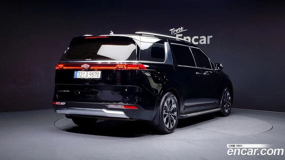 Kia Carnival — фото 3