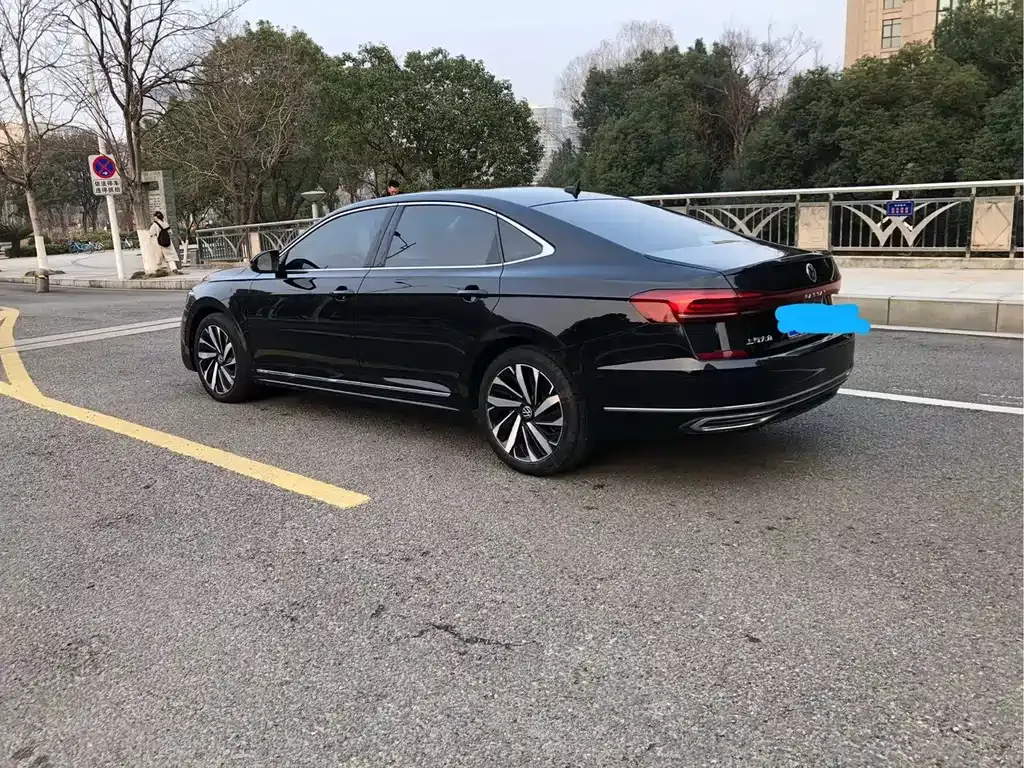 Volkswagen Passat — фото 10