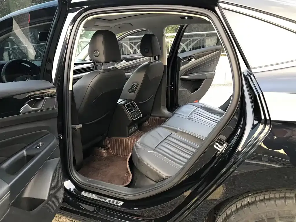 Volkswagen Passat — фото 3