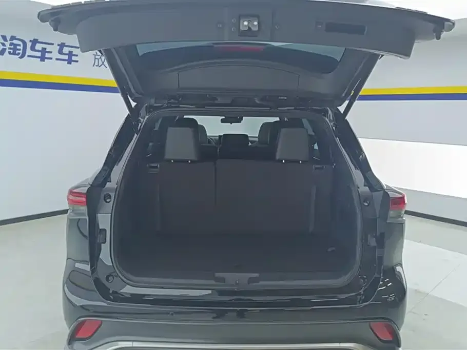 Toyota Crown Kluger 2025 из CN, фото 8
