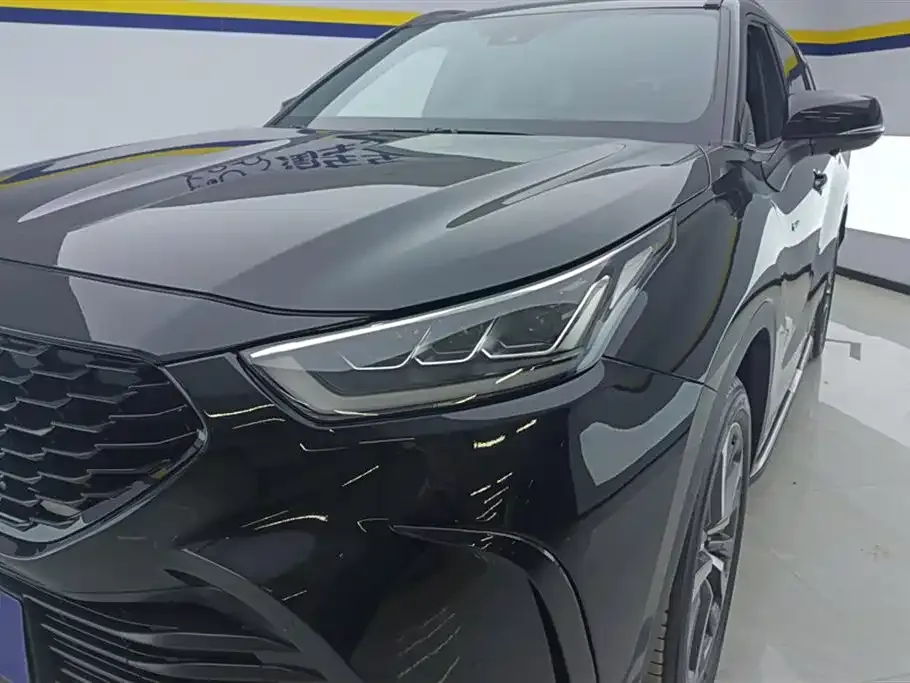 Toyota Crown Kluger 2025 из CN, фото 9