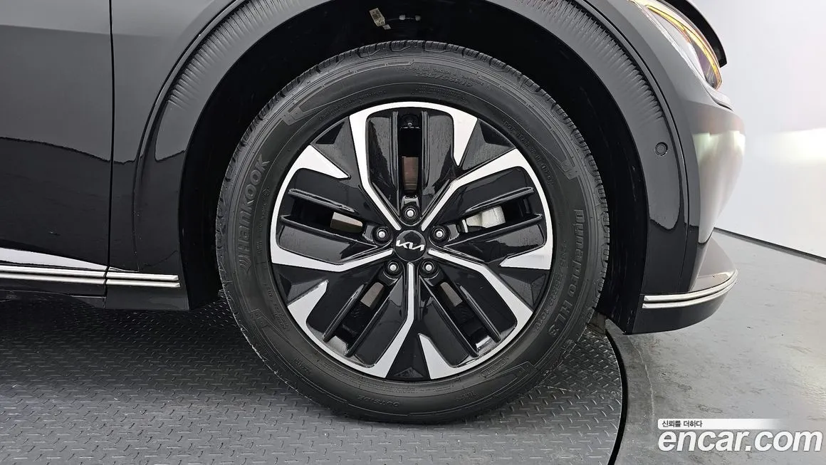 Kia EV6 — фото 6