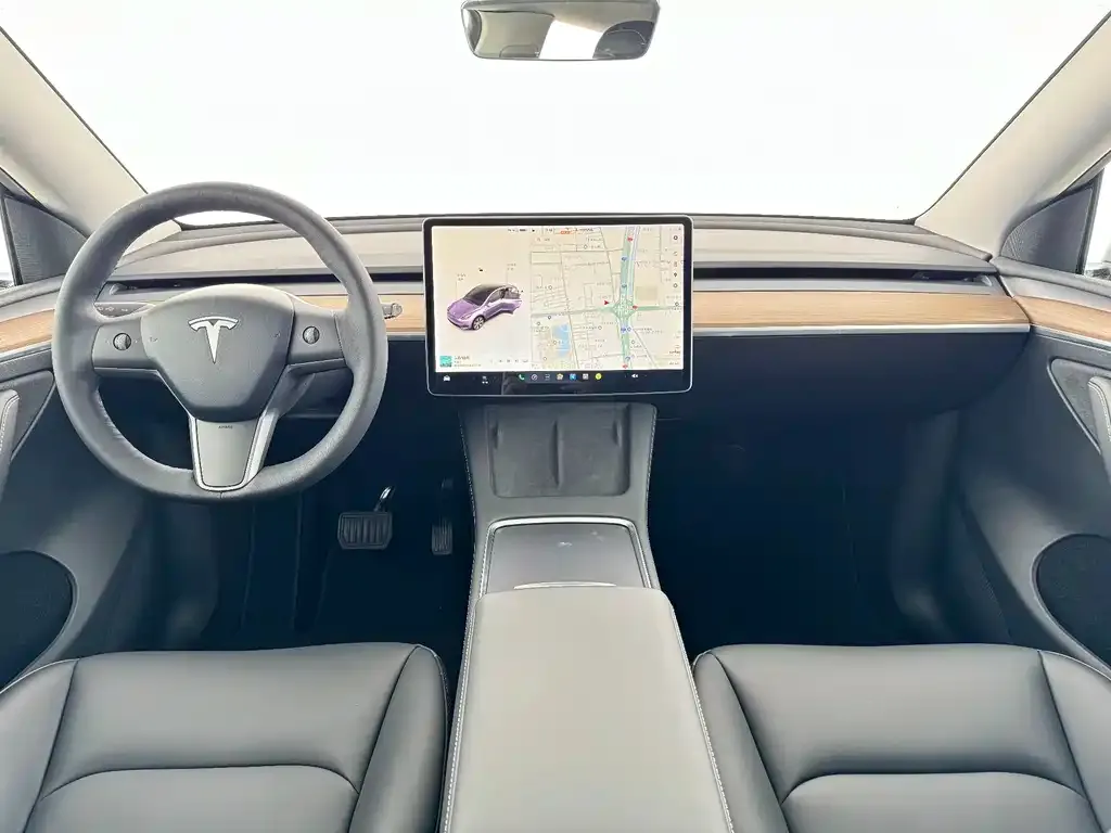Tesla Model Y — фото 5