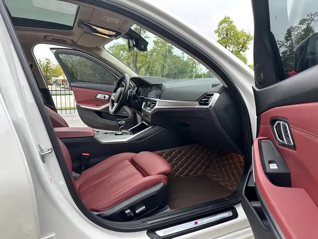 BMW 3 Series 2022 из CN, фото 10