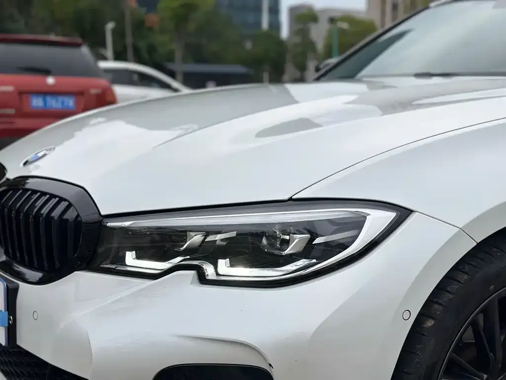 BMW 3 Series 2022 из CN, фото 2