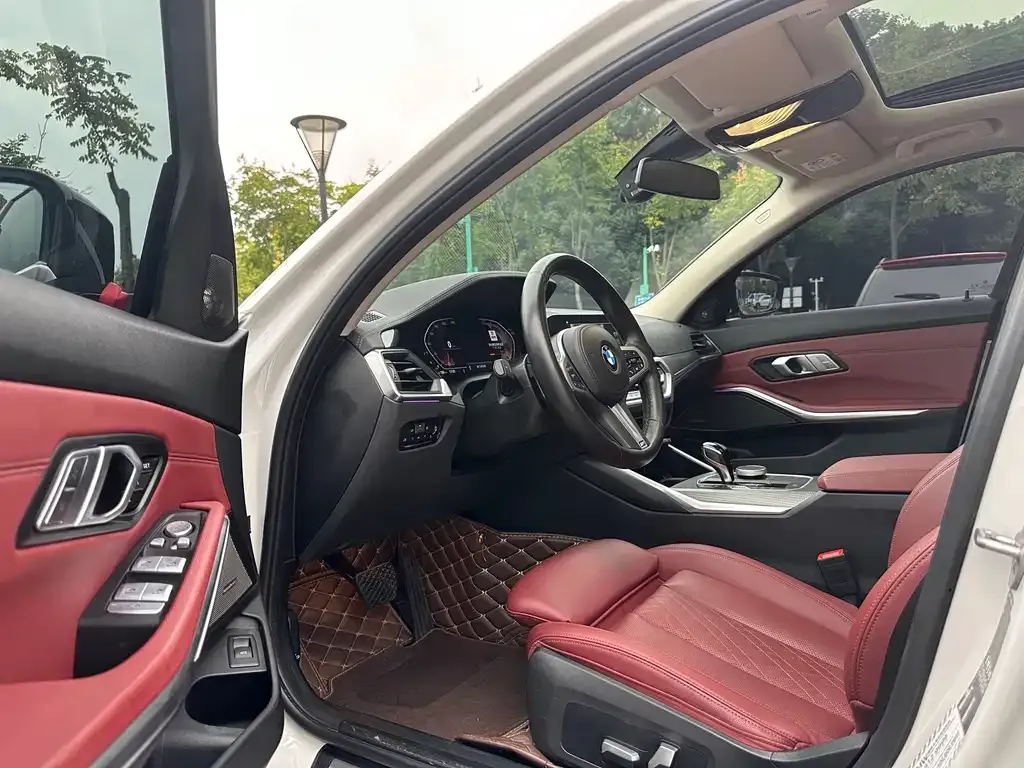 BMW 3 Series 2022 из CN, фото 9