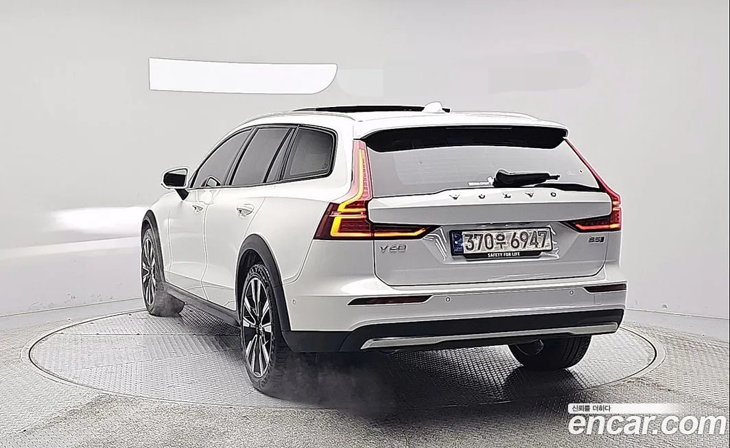 Volvo V60 — фото 10