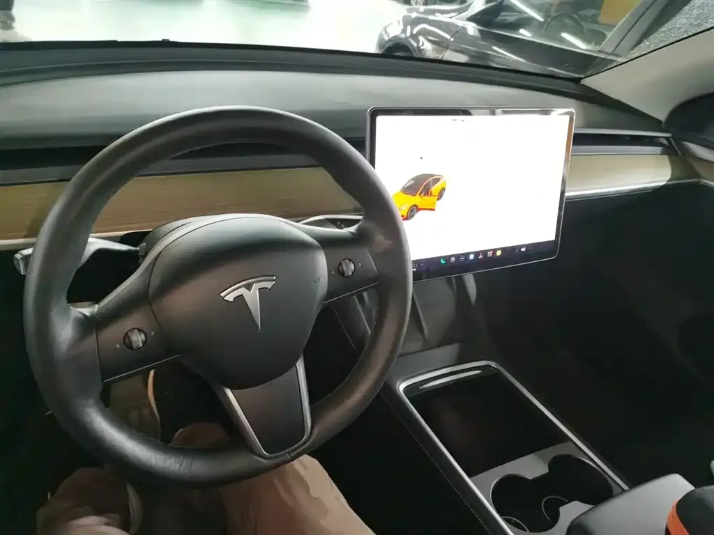 Tesla Model Y — фото 9